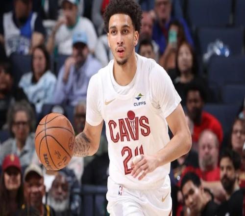 進(jìn)攻端依然表現(xiàn)不佳，但騎士后場新秀在防守端卻刷出了存在感