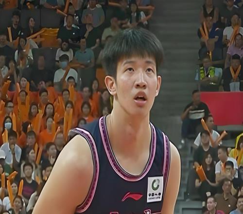 廣東隊天賦最好的球員！被杜鋒棄用，出場0秒球迷：申請轉(zhuǎn)會