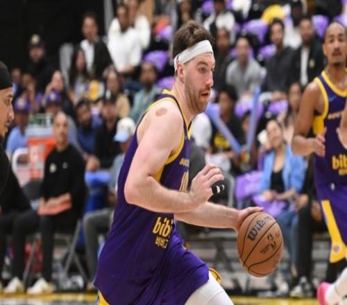 发展联盟赛季已经结束，湖人会将这位双向合同内线进行转正吗