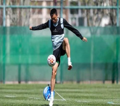 CCTV5+直播，國(guó)安沖擊主場(chǎng)首勝，李磊PK韋林頓，成都4叉戟猛攻