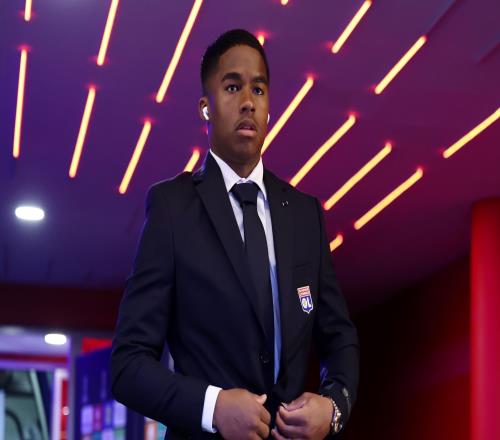 皇馬18歲新星玩FIFA愛上查爾頓，30年時空錯位