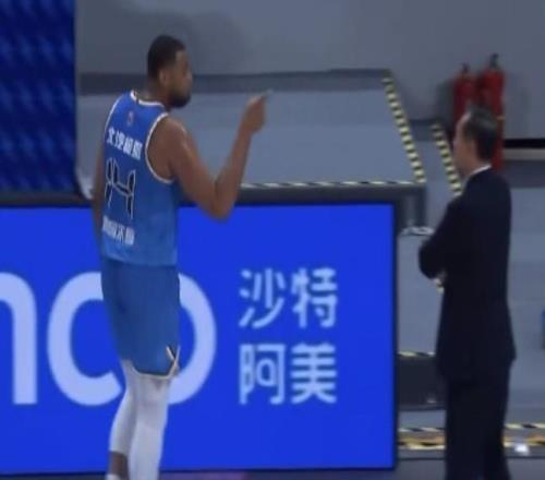 許利民談斯佩爾曼：不能把負(fù)面情緒帶給全隊(duì)，有矛盾才會(huì)蛻變