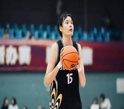 用數(shù)據(jù)說話！26歲內(nèi)線崛起，宮魯鳴可考慮召入她，或扮演女籃奇兵