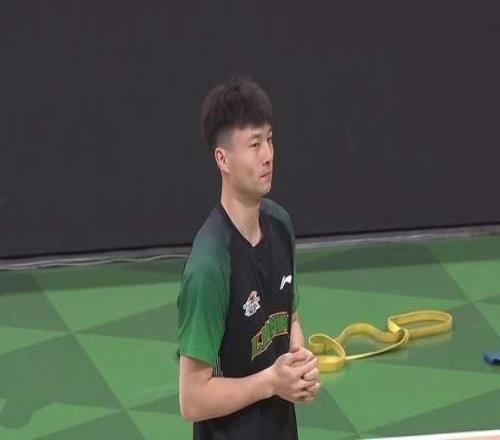 兩連勝，遼寧男籃穩(wěn)住第10名，新外援21+9選對了，趙繼偉全能發(fā)揮