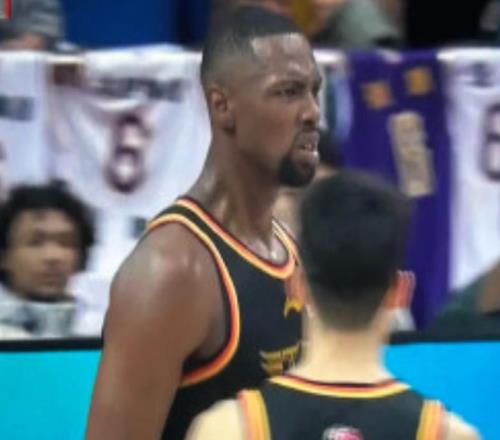 亂CBA一夜4隊(duì)已進(jìn)季后賽廣東隊(duì)跌第61隊(duì)10連勝山東隊(duì)重返前4