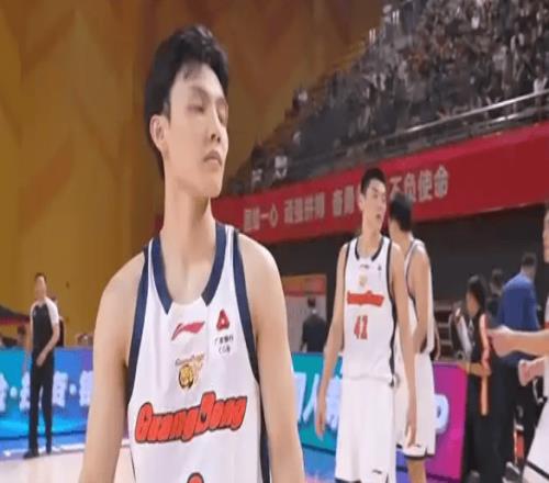 廣東慘案！本土僅13分遭山東打爆，北京16分逆轉(zhuǎn)，廣廈止頹