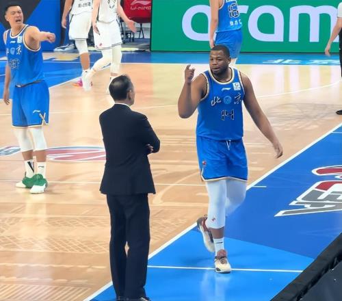 又有外援頂撞教練！北京或爆重大危機，京迷：1分不得哪來的脾氣