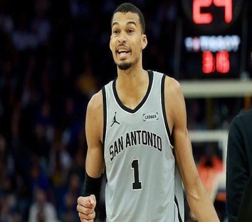 文班亞馬29分鐘轟41分：馬刺10連勝背后藏著一個(gè)尷尬事實(shí)