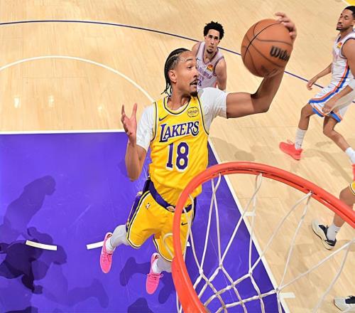 唯一正負(fù)值不是負(fù)數(shù)的球員！湖人后場(chǎng)新星的表現(xiàn)突然有所好轉(zhuǎn)