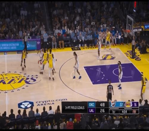 布朗尼喂出生涯首記三分，湖人板凳席炸了