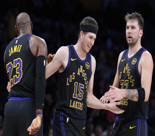 官宣！老詹傷停，湖人傳來好消息，夫妻組合賭上職業(yè)生涯