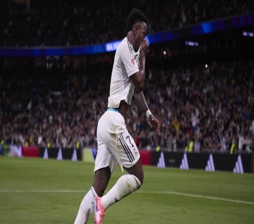 范德法特：維尼修斯很惹人煩，他一碰就倒然后希望對手被罰下