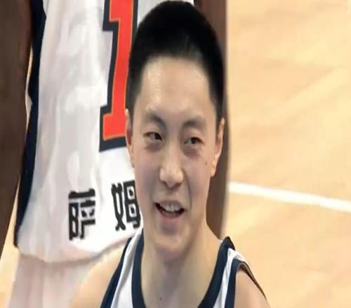 胡明轩做出1个重要的决定，球迷很开心！