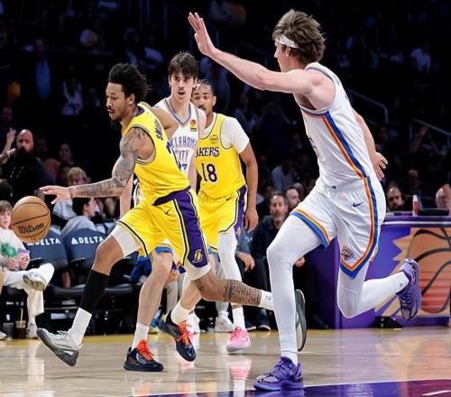 為數(shù)不多具備很強(qiáng)得分能力的球員了！湖人到底什么時(shí)候?qū)⑺D(zhuǎn)正