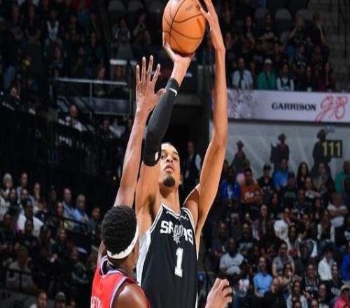 Shams：文班被相信至少会出战最后三场常规赛中的一场