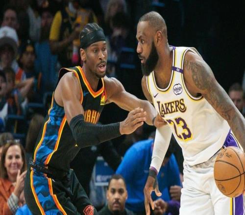 詹姆斯：亞歷山大保持著恐怖的效率，這簡直是喬丹級(jí)別的表現(xiàn)