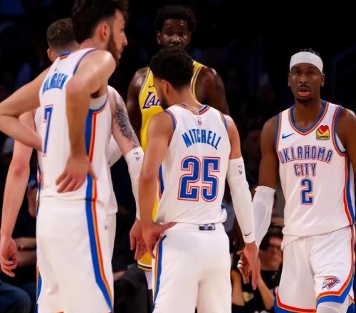 隨著湖人慘敗雷霆，火箭7連勝，西部最新排名出爐！快船穩(wěn)居第8