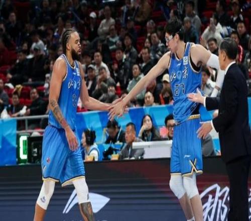 北京首鋼沖擊3連勝！許利民拒絕輸球，周琦對位徐昕，央視直播