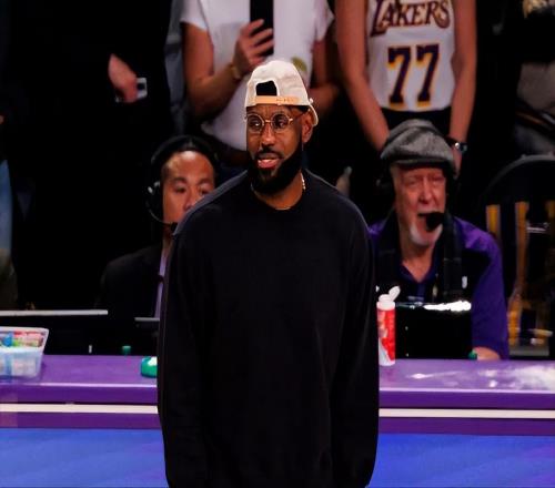 官宣！火箭簽17+4后衛(wèi)，文班傷情更新，字母哥與雄鹿矛盾內(nèi)幕曝光