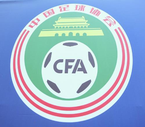 韓镕澤手球非紅牌，國安進球被吹時機不當！中超3位裁判或受罰