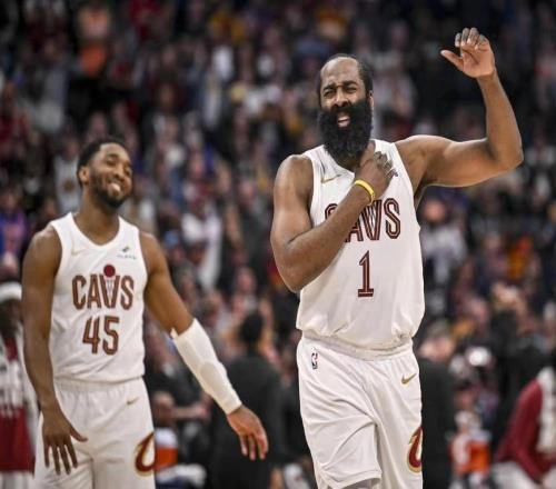 一針見血！騎士沖冠唯一出路：送走莫布里，換字母哥或小卡