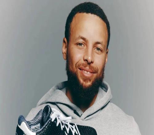 库里要举办一次乱穿鞋拍卖会，把他最近穿的鞋都捐了