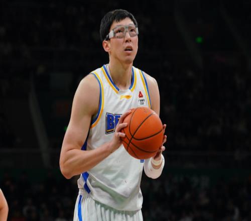 北京橫掃送廣州5連?。宏犻L翟曉川15+10爆發(fā)杰曼25+7+6三分