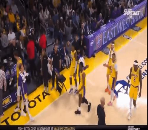 雷迪克喊暫停后，范德彪當場掀桌：你針對我