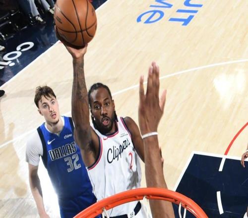 小卡負(fù)傷轟34分，快船拒絕23分逆轉(zhuǎn)！狀元25分，快船鞏固西部第八