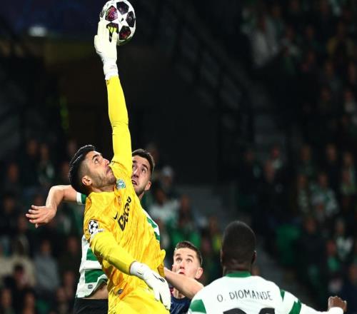 一場10，上演神劇情：補時絕殺，英超領頭羊險勝，歐冠征服客場