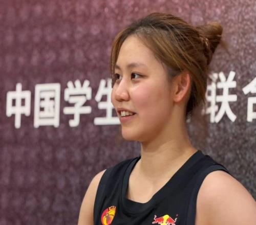 轰30分+三分9中8！中国女篮19岁新星崛起：女版欧文闪耀大学联赛