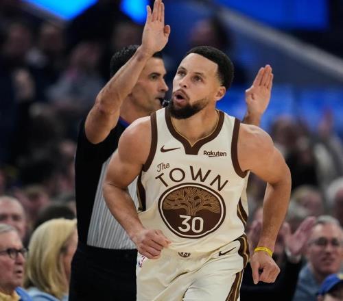 庫里替補14+3！勇士6653國王，看數(shù)據(jù)：他才是頭號功臣！