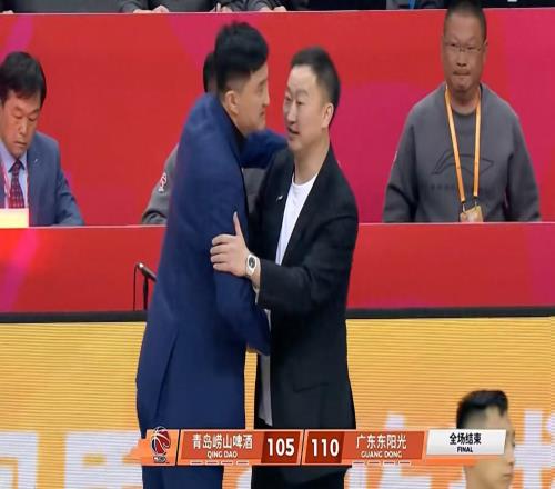 逆轉(zhuǎn)青島！僅打兩分鐘得到媒體人怒贊：最后時(shí)刻蓋帽和籃板立功了