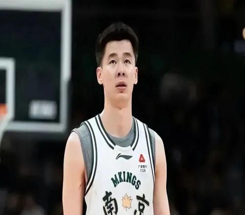 這個(gè)賽季的郭浩文，讓我感到陌生