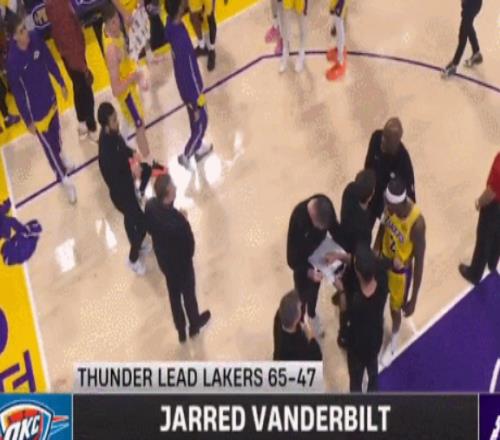 狂輸36分！湖人突發(fā)內(nèi)訌！三巨頭全部受傷倒下