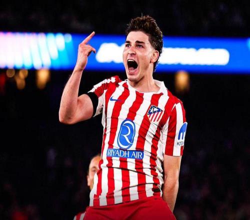 從紅牌到漏判再到絕殺！諾坎普慘夜：巴薩02馬競(jìng)，弗里克陷絕境