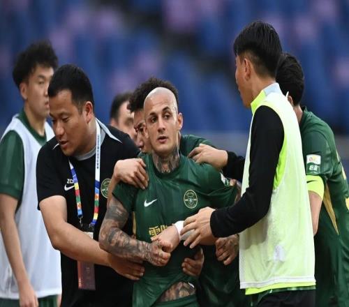 薅頭發(fā)罰4場+推隊友被裁！足籃球連出重拳，洋“大牌”特權(quán)到頭了