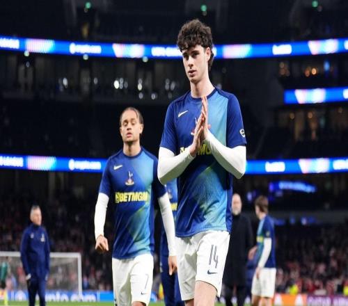 熱刺13場不勝陷保級泥潭，20歲"瑞士軍刀"成唯一遮羞布