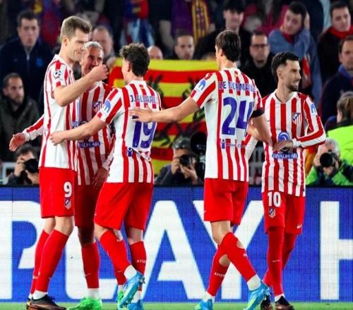 02爆冷！巴薩紅牌+失利，巴黎20碾壓利物浦，歐冠變天了