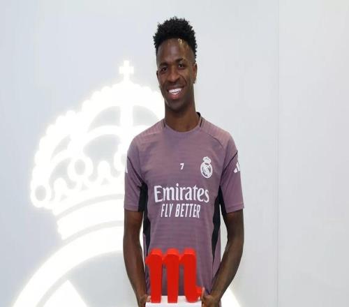 領(lǐng)取皇馬3月最佳球員獎，維尼修斯：希望能晉級歐冠半決賽