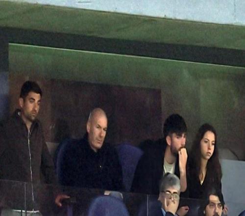 歐冠：齊達(dá)內(nèi)目睹皇馬輸給拜仁的反應(yīng)