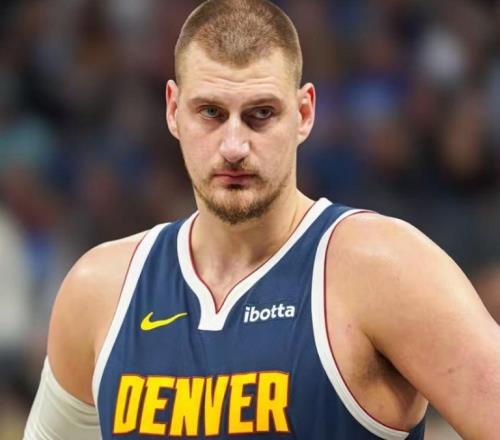 三節(jié)14分15板10助！帶隊(duì)10連勝！約基奇創(chuàng)神級(jí)紀(jì)錄，MVP配不上你