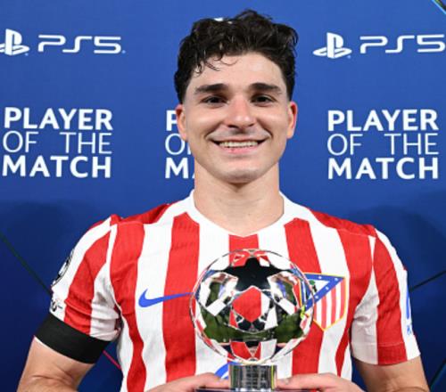 巴薩1人錯失2次機會！門前墊射+空門不進，拉菲尼亞不復(fù)出難翻盤