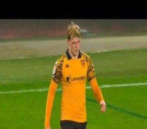 曼聯青訓玻璃人首秀即炸場，教練放話：這才是紅魔球員