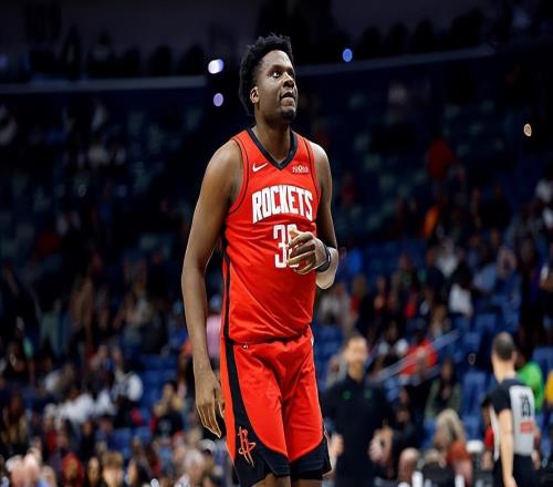 各種黃油手！火箭替補(bǔ)中鋒在進(jìn)攻端真是完全起不到任何作用