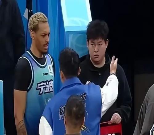 把貝茲利打失業(yè)了張鎮(zhèn)麟意外躺槍，公開做出回應，獲贊奪冠拼圖