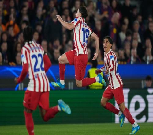 02！巴薩主場(chǎng)淪陷：歐冠完敗，晉級(jí)形勢(shì)惡化，弗里克不敢相信