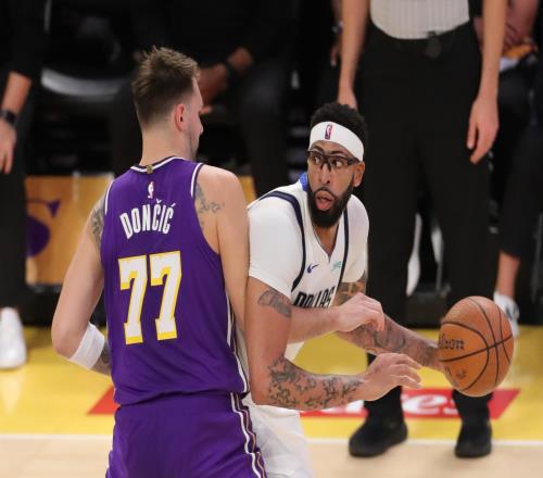 湖人消息：濃眉怒斥湖管，小里將被交易，戰(zhàn)勇士出場(chǎng)更新