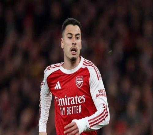 馬丁內(nèi)利推裁判拿黃牌，英足總不追加處罰：規(guī)則卡死，對(duì)手球迷破防