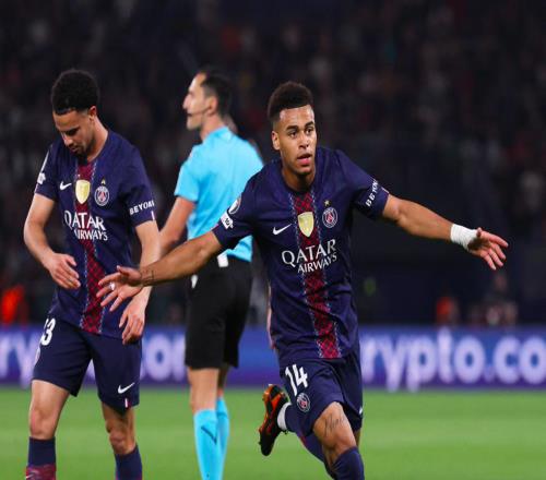 02！歐冠八強(qiáng)恩怨對(duì)決：10.2億豪門整場(chǎng)挨打僅1射三線出擊3連敗